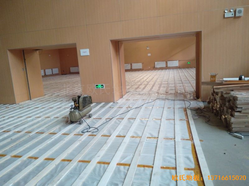 山東青島市李滄區佛耳崖小學運動木地板鋪裝案例