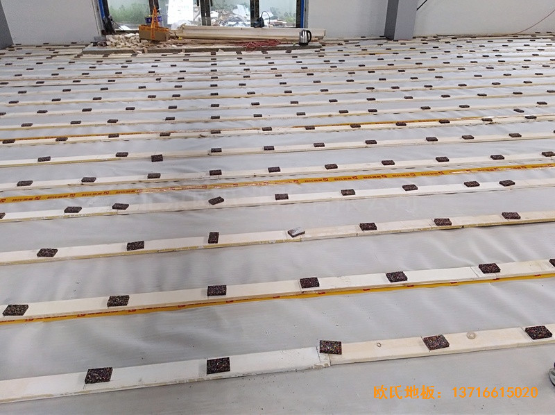 安徽懷寧縣新明源電力公司羽毛球館體育地板施工案例3