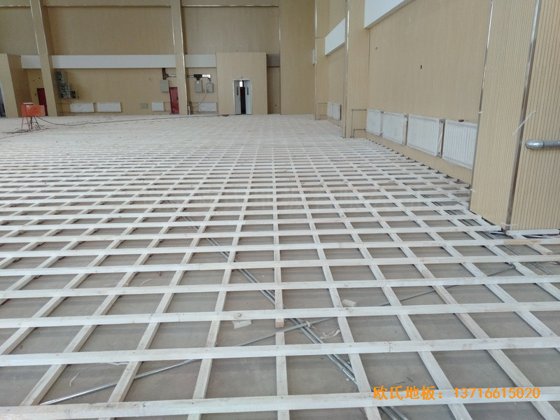 山東濟南雪山小學籃球館運動木地板鋪裝案例1