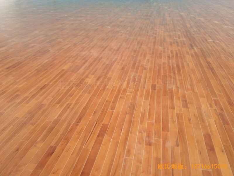 廣東臺山市郎城汽車城運動館體育地板安裝案例3