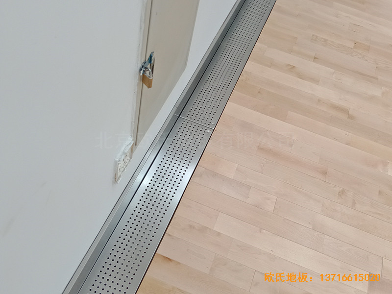 廣州外語外貿大學北校區體育館運動地板鋪設案例2