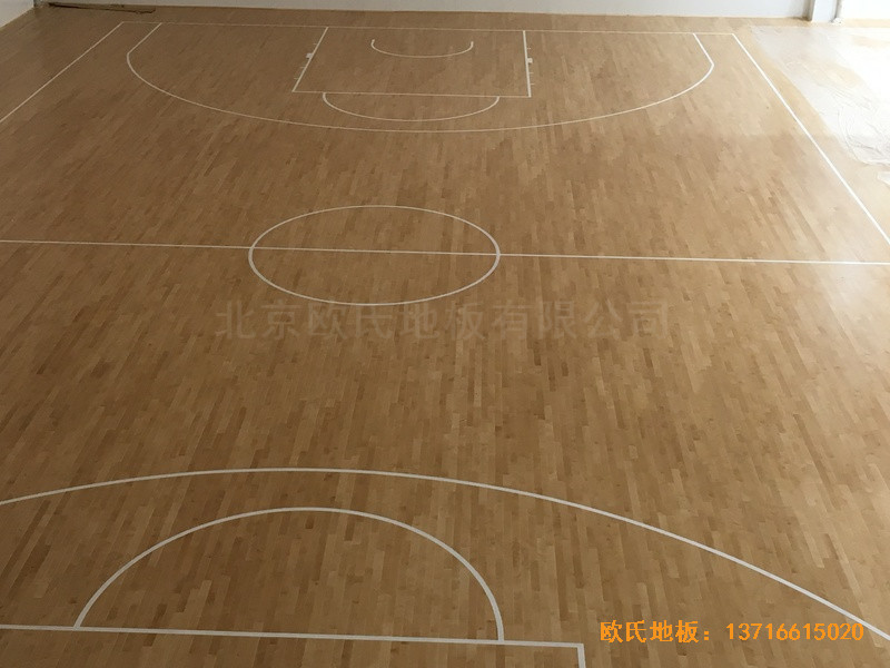 廣州金地香山湖籃球館體育木地板施工案例4