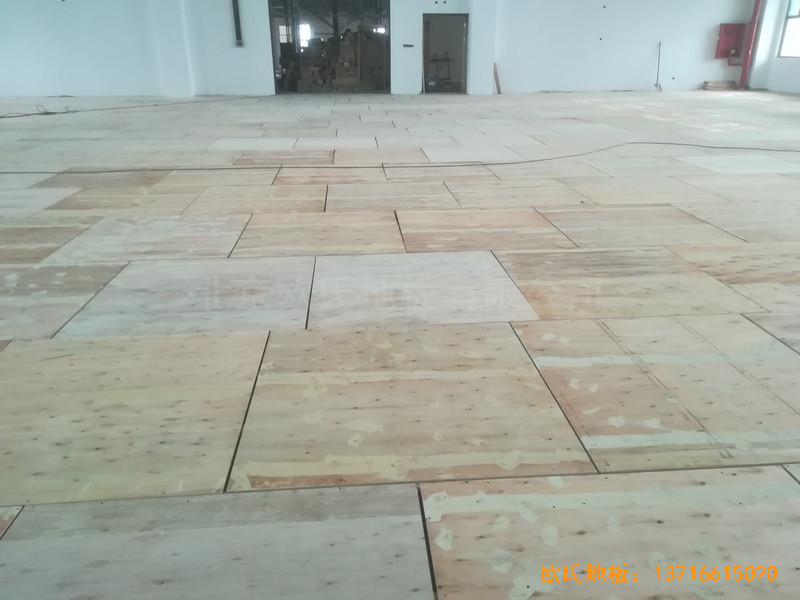 江蘇連云港徐圩小學籃球館體育木地板安裝案例2