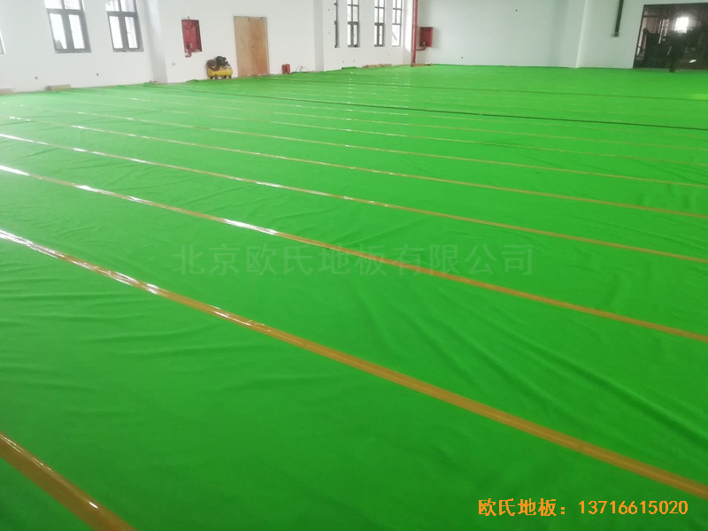江蘇連云港徐圩小學籃球館體育木地板安裝案例3