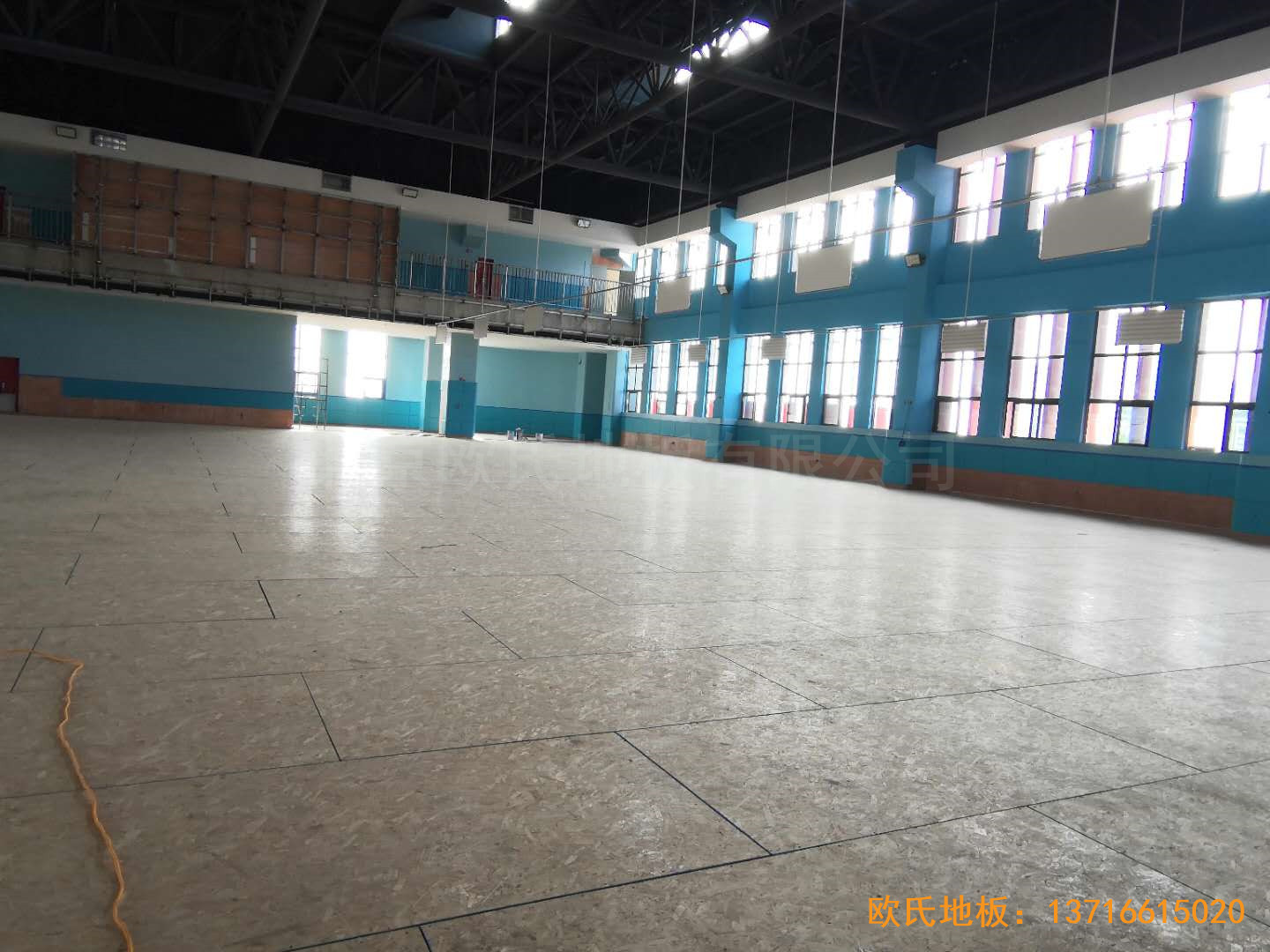 江西城西橋小學A區體育館運動地板安裝案例0