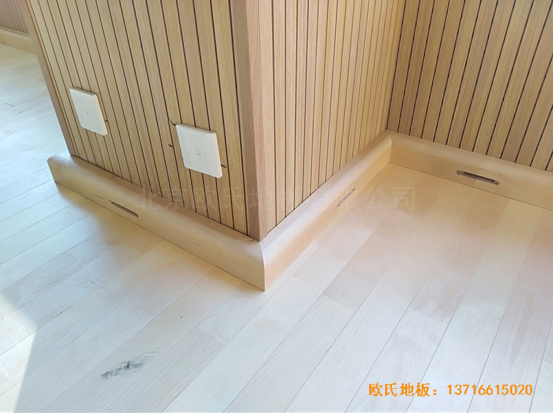 河南南陽十三中籃球館運動木地板施工案例3
