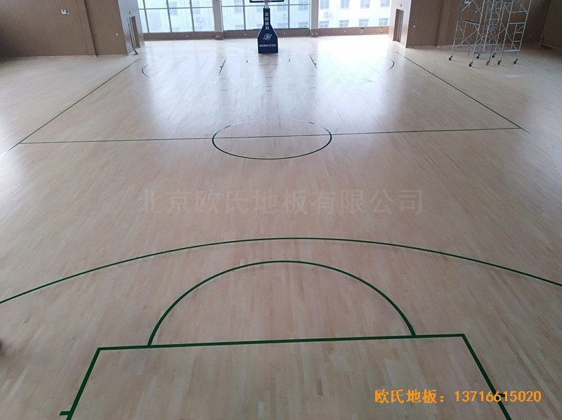 河南南陽十三中籃球館運動木地板施工案例5