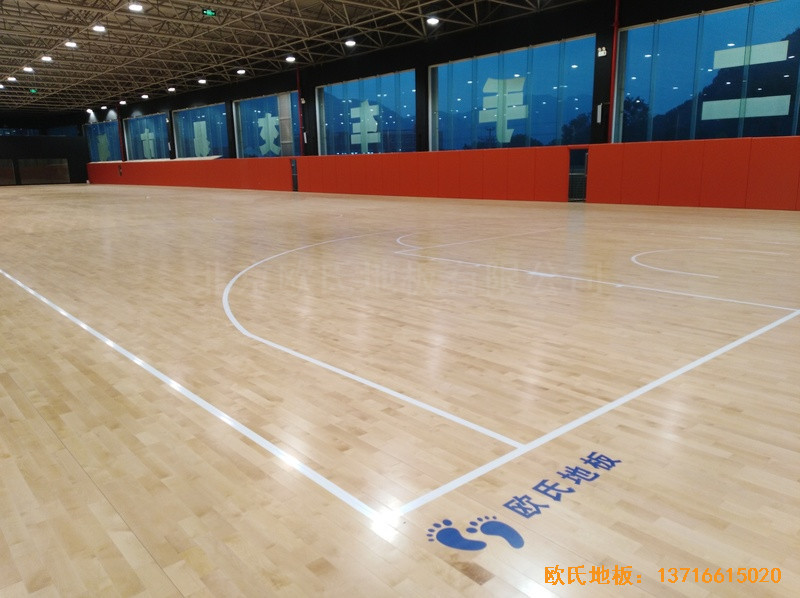 浙江臨海WeArena籃球館運動地板施工案例5