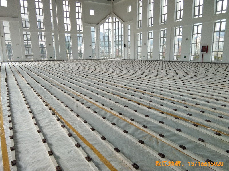 浙江溫嶺石橋頭中心小學籃球館運動地板安裝案例1