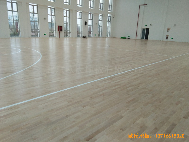 浙江溫嶺石橋頭中心小學籃球館運動地板安裝案例3