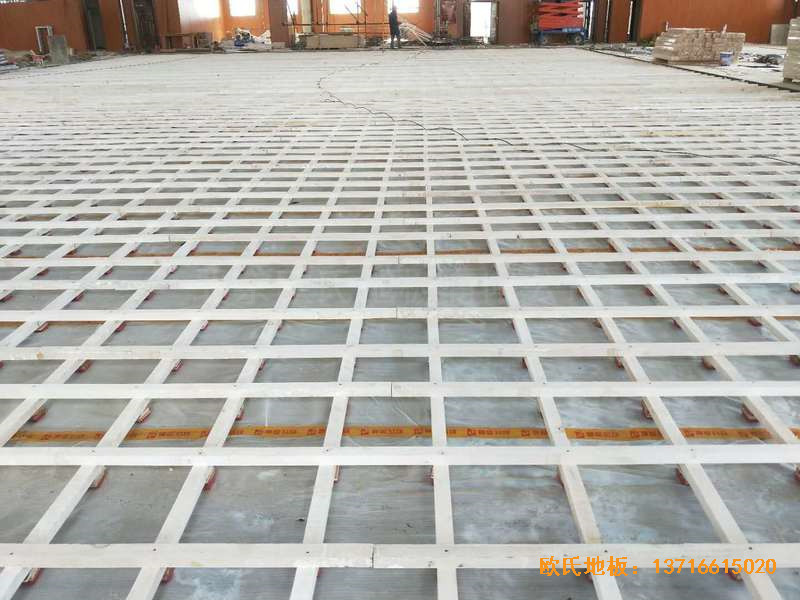 海南民族高中籃球館體育地板鋪裝案例1