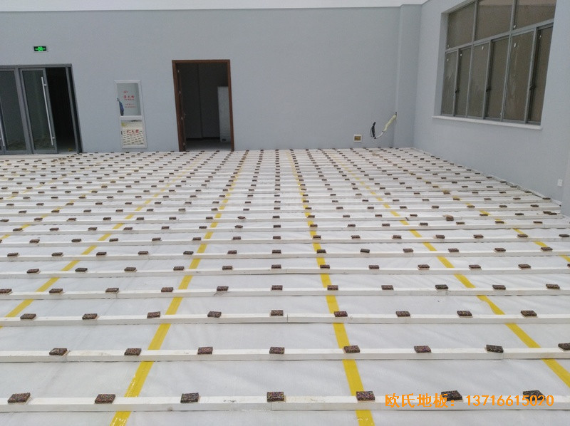 湖北獵豹汽車產業園運動館運動木地板安裝案例1