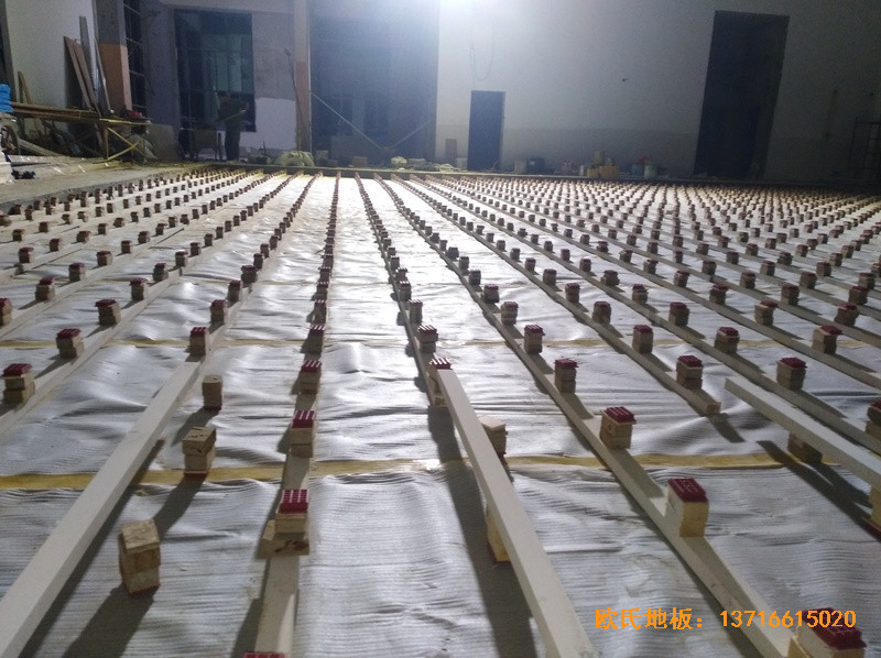 湖北黃岡蘄春收費站籃球館體育木地板鋪設案例1