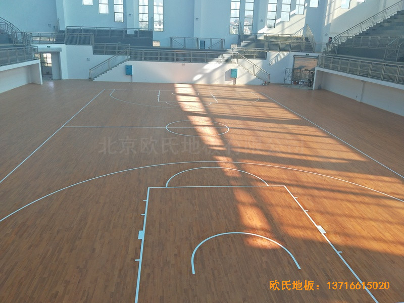 湖南辰溪實驗學校籃球館運動地板鋪設案例5