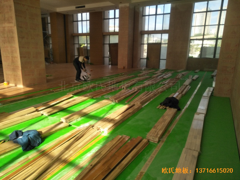 福建泉州海關橋南運動場體育木地板施工案例4