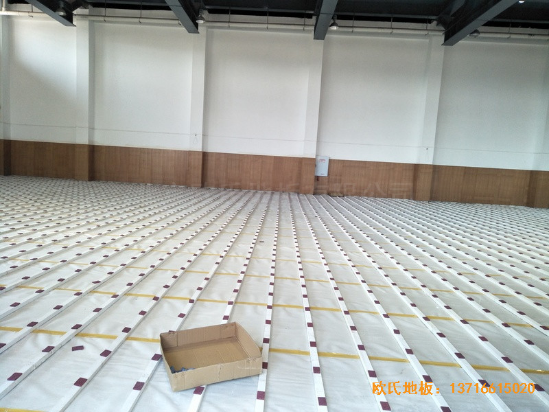 西南大學華南城小學運動館體育木地板施工案例1