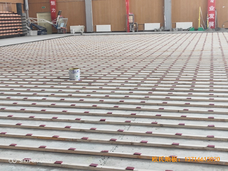 西寧世紀職業技術學校籃球館體育地板鋪設案例1