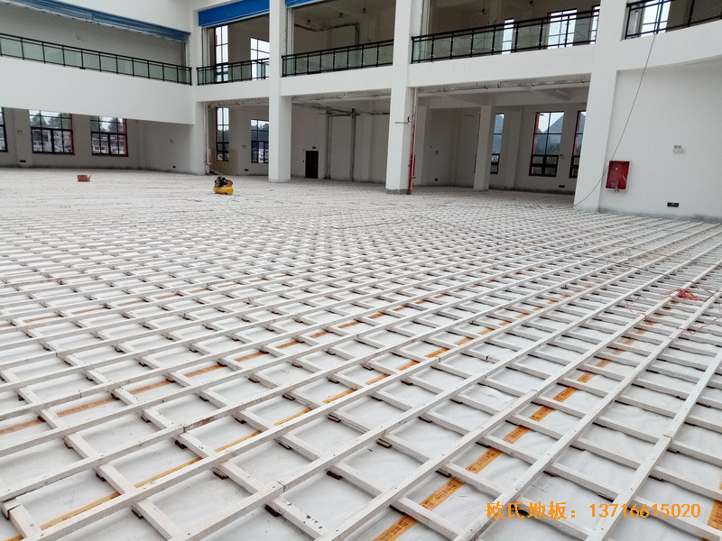 貴陽清華中學分校籃球館運動木地板施工案例1