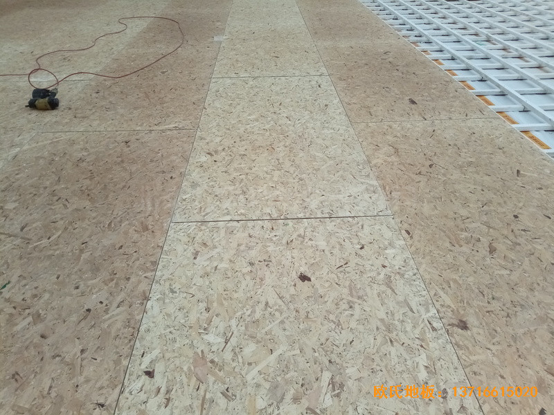 貴陽清華中學分校籃球館運動木地板施工案例2