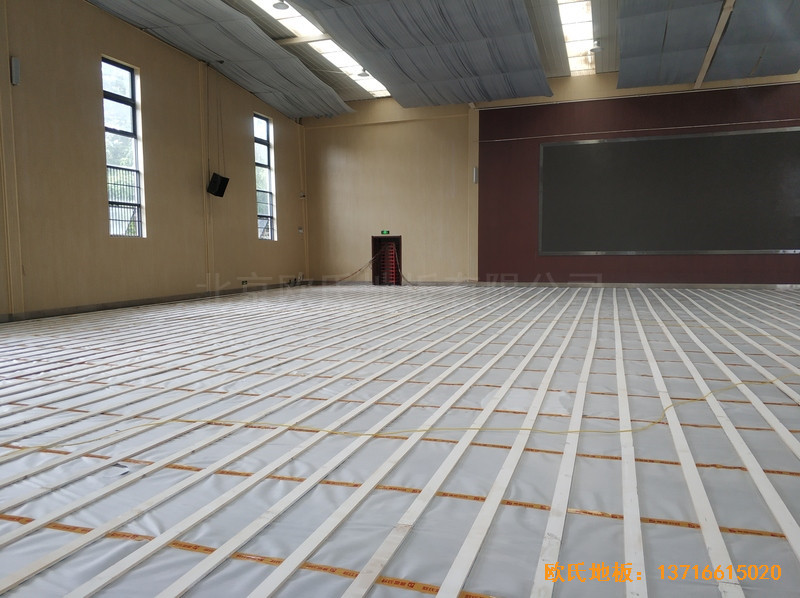 鄭州四中體育館體育木地板安裝案例1