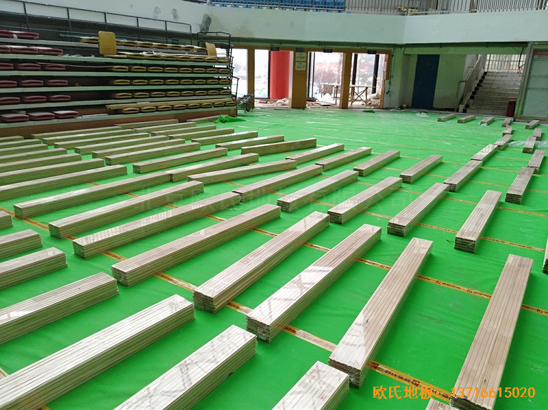 鄭州工業應用技術學院體育館運動木地板鋪設案例2