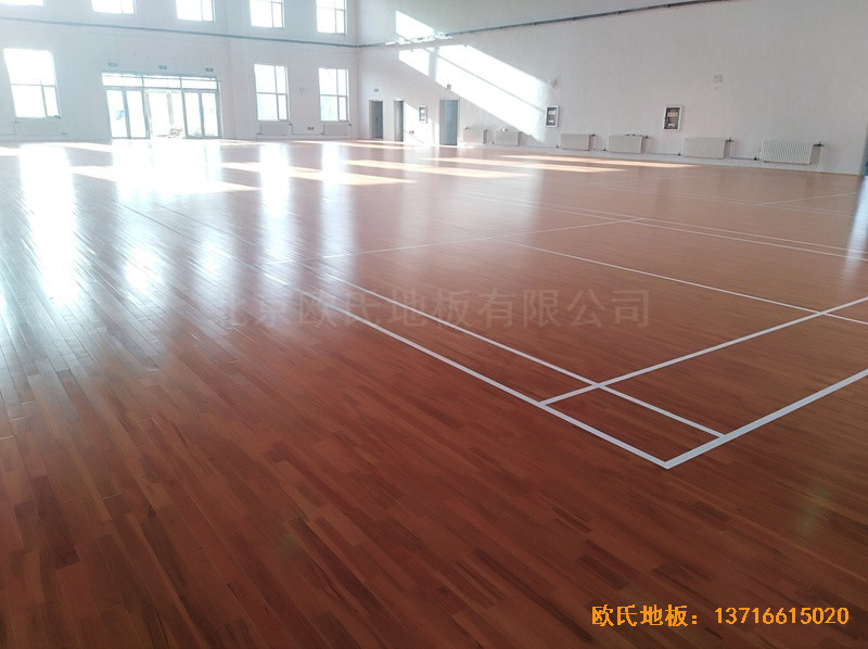 內蒙左旗吉蘭泰鎮五中運動館體育木地板施工案例1