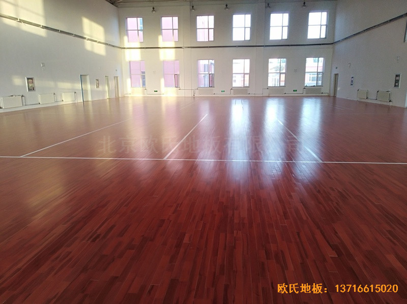 內蒙左旗吉蘭泰鎮五中運動館體育木地板施工案例3