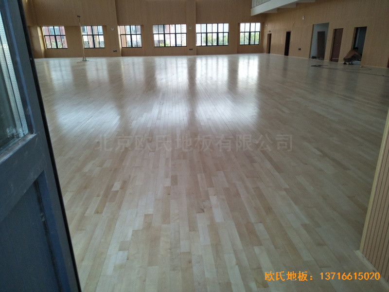 上海松江區佘北學校運動館體育地板鋪裝案例4