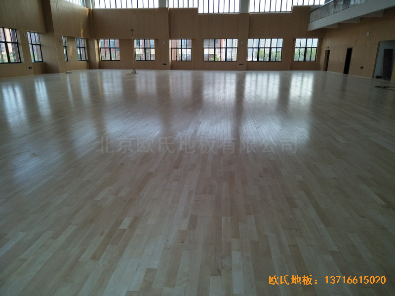 上海松江區佘北學校運動館體育地板鋪裝案例5