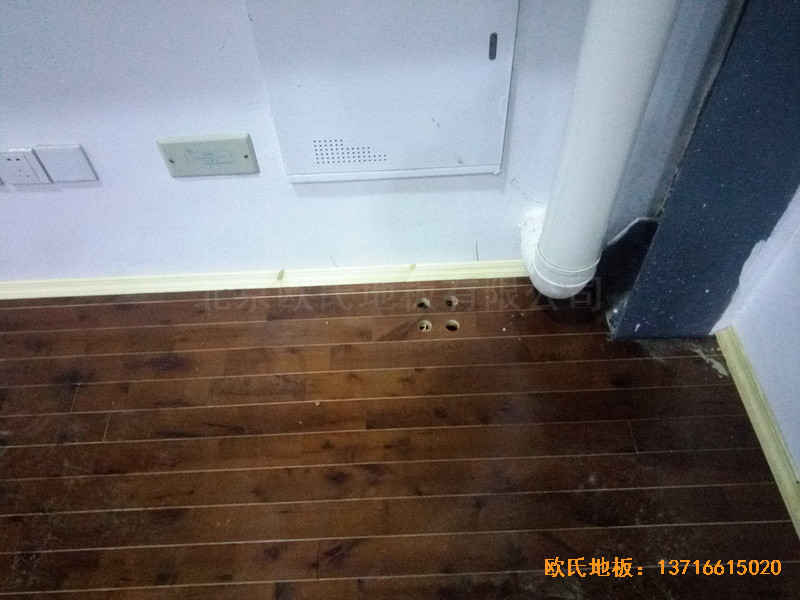 上海松江大學城外國語大學運動館運動地板施工案例2