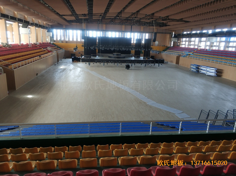 寶雞職業技術學院體育館運動地板鋪設案例5