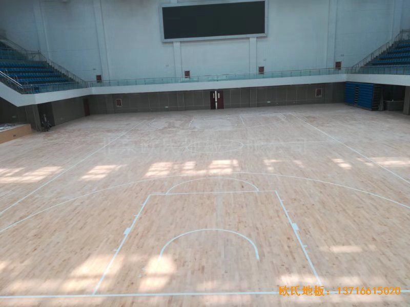 山東濟南長清山東管理學院籃球館運動地板鋪裝案例2