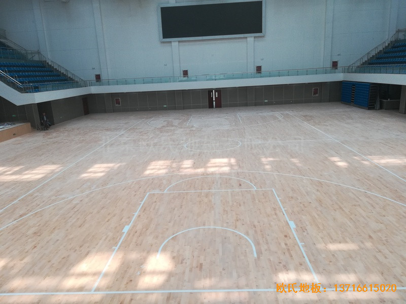 山東濟南長清山東管理學院籃球館運動地板鋪裝案例5