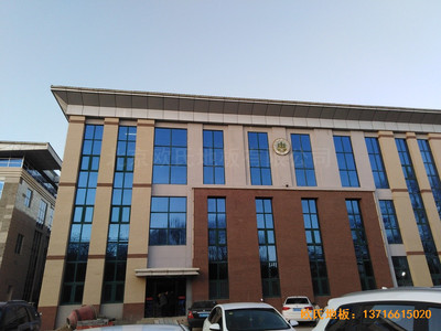 內蒙古扎蘭屯職業學院籃球館體育木地板鋪裝案例