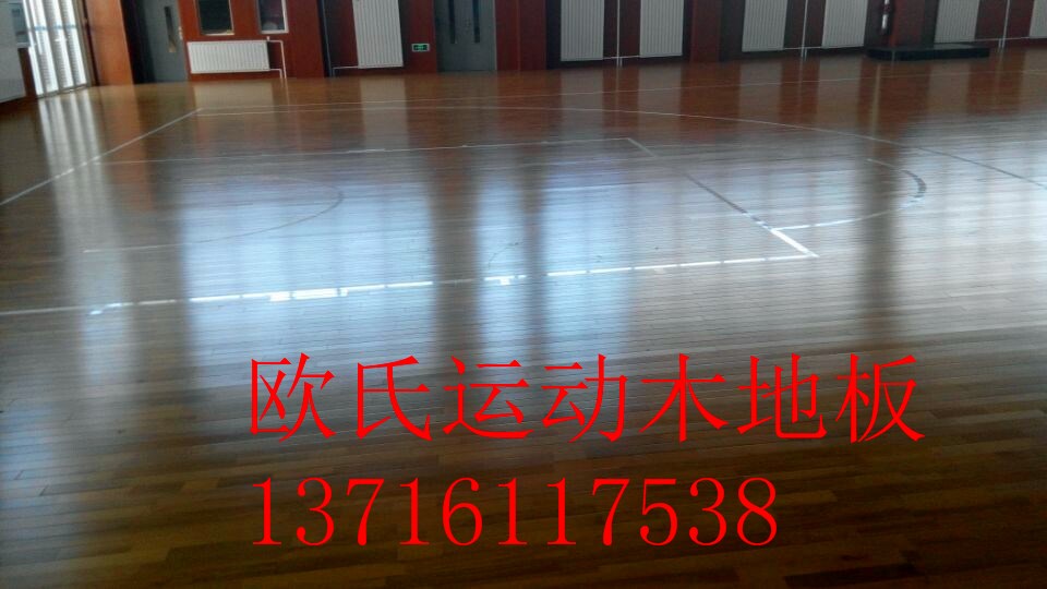 防止體育館運動地板受潮變形的方法