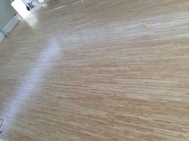 運動木地板受潮變形的原因