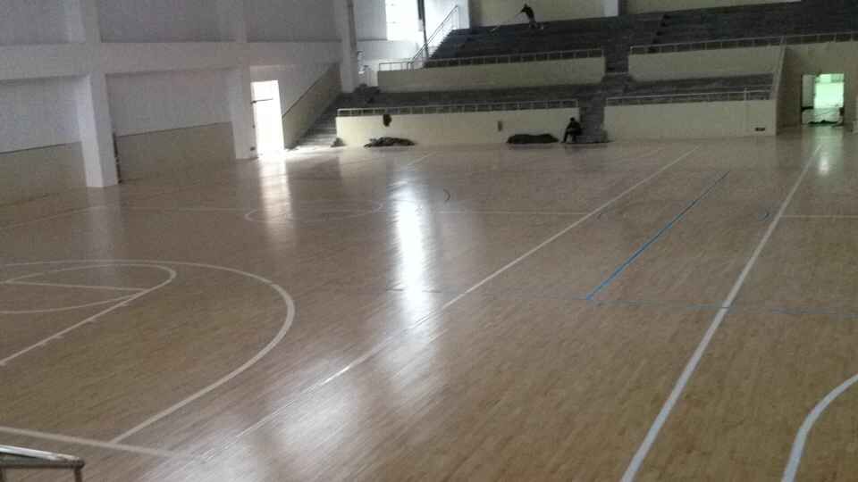 運動木地板縫隙