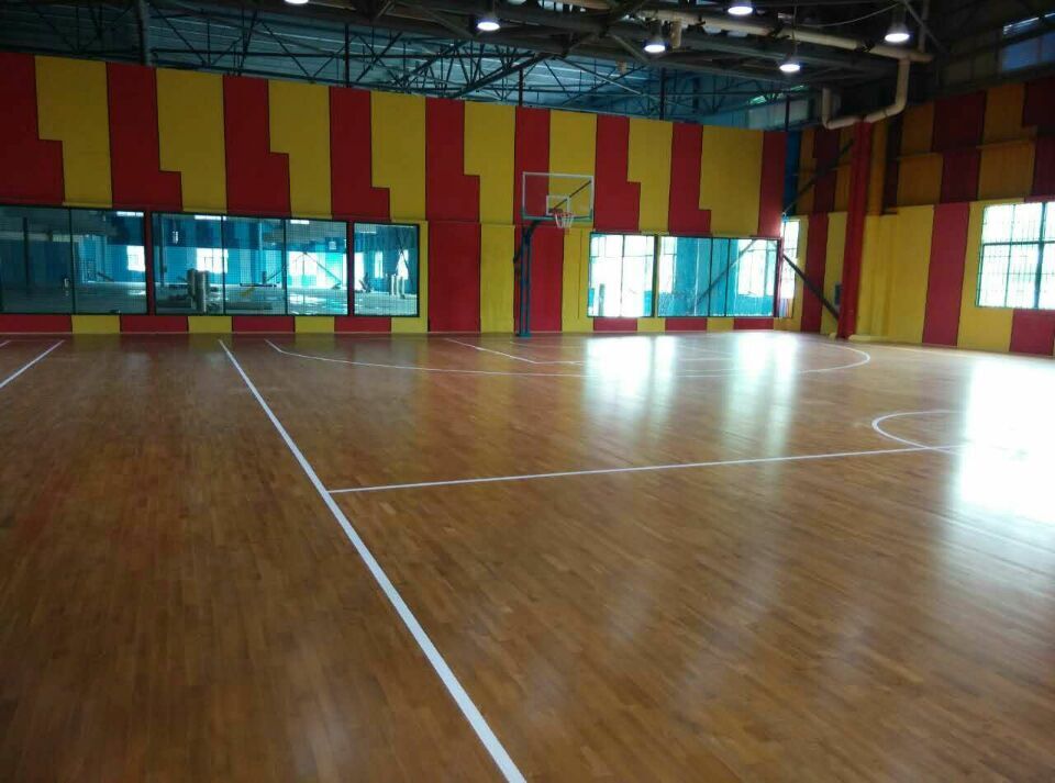 如何防止運動木地板受潮