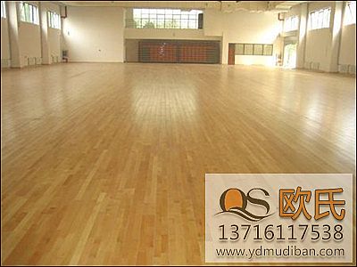 體育館實木運動地板破裂了怎么辦？