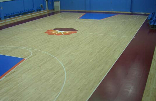 運動木地板也講究色彩搭配