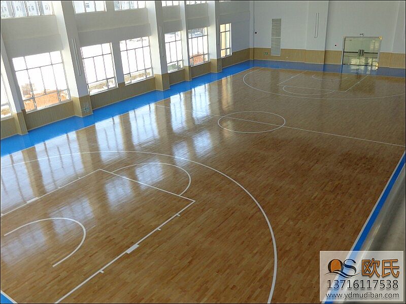 選擇專業的籃球運動地板，才能訓練出專業的球場隊伍