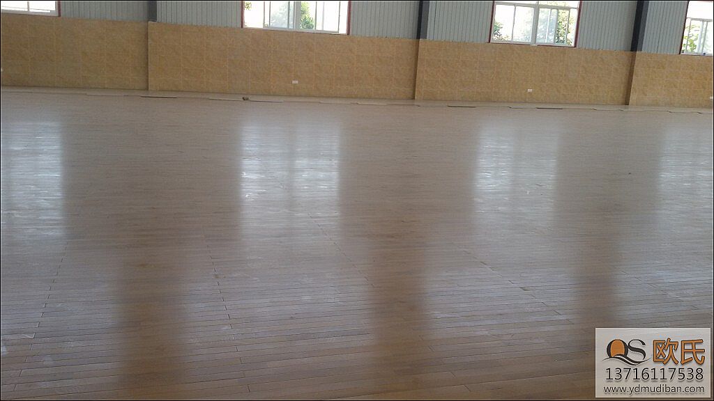 為何實木運動地板會出現變形等原因？