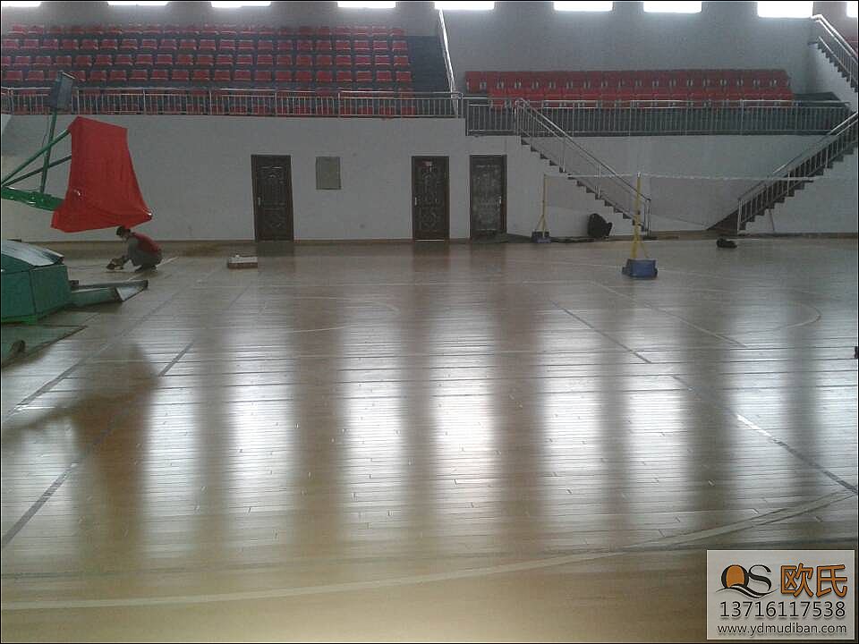 如何防止體育館運動地板受潮變形的問題