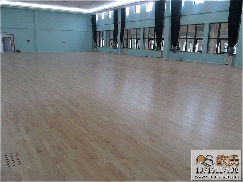 運動木地板上鋪PVC運動地板的管用功能