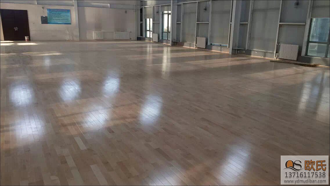 指接運動地板的生產特點