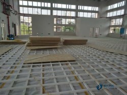 尋求運動場地木地板公司