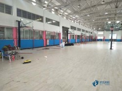 那里有運動籃球地板公司