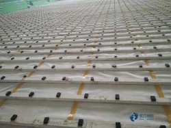 尋求籃球場館地板牌子