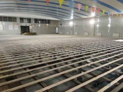 尋求運動場地板哪個品牌好