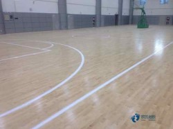 中等籃球運動木地板施工團隊